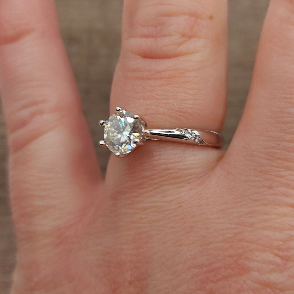 1 Carat Platinum Plated Moissanite 925 Silver Engagement Ring - Picture 5 of 14